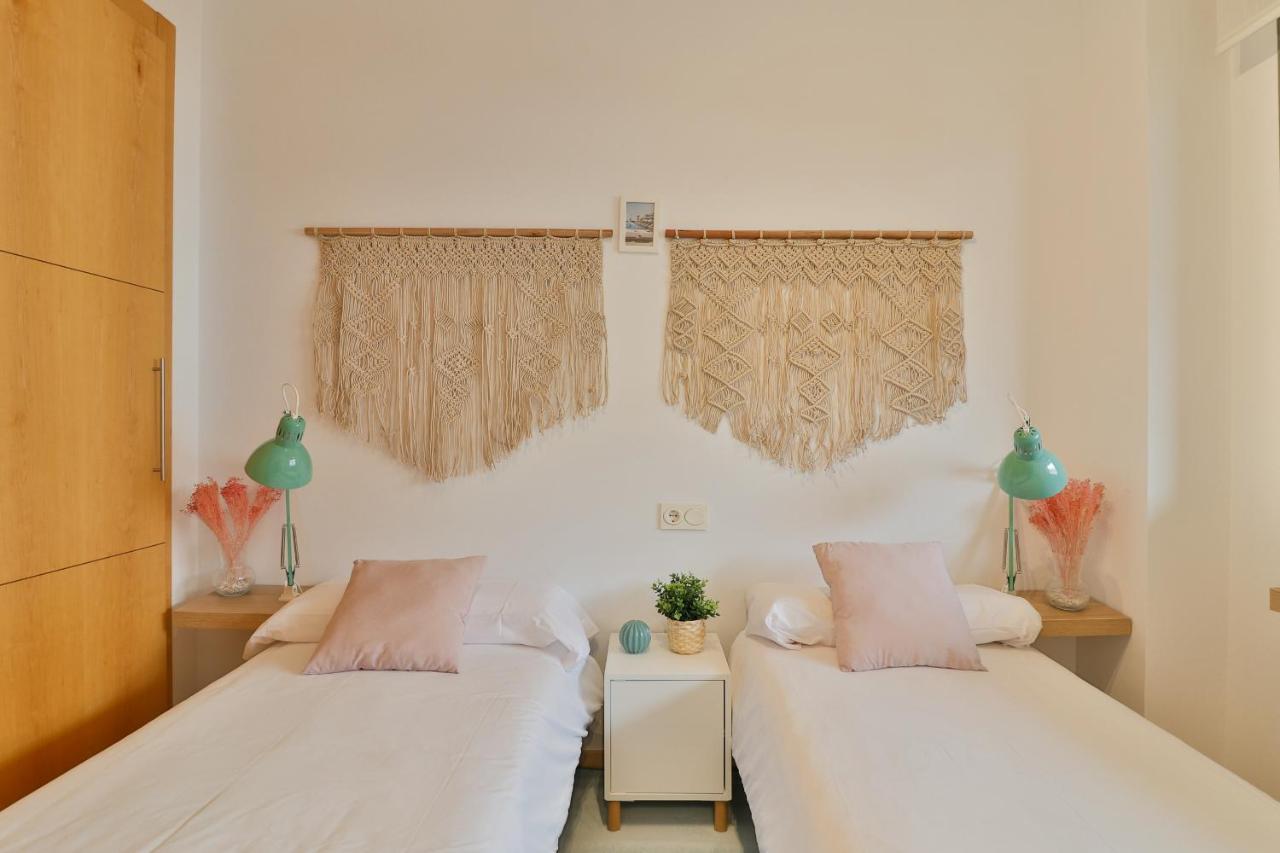 Ferienwohnung C13 Seaside Malaga With Pool And Parking Exterior foto